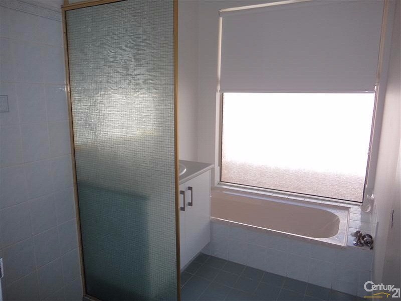 44 Cumberland Way, Waikiki WA 6169