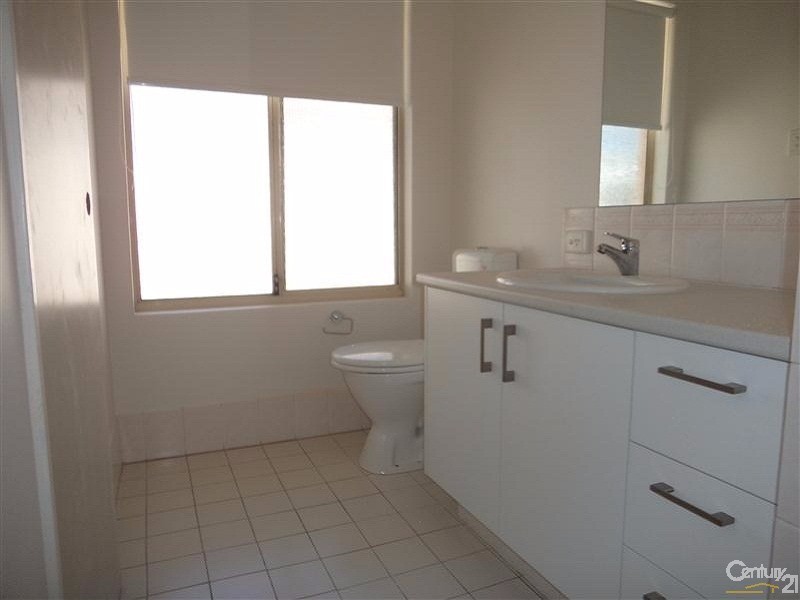 44 Cumberland Way, Waikiki WA 6169