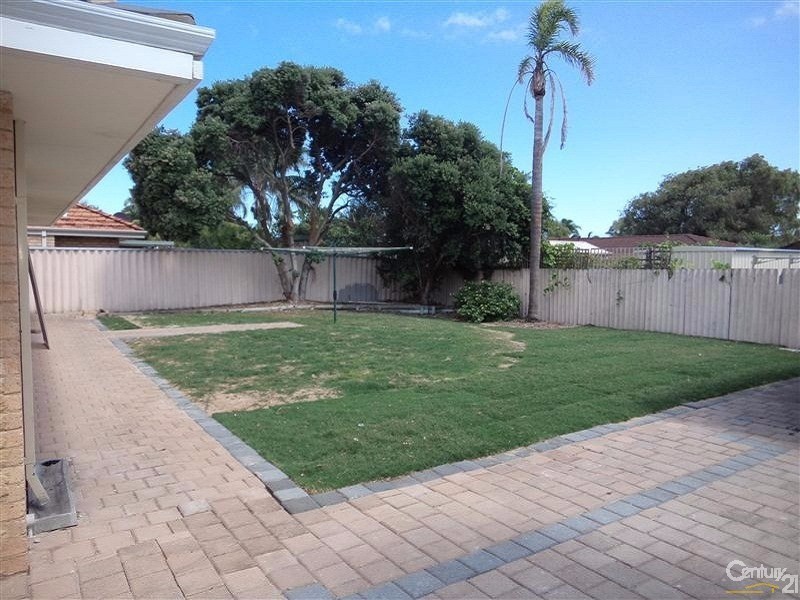 44 Cumberland Way, Waikiki WA 6169