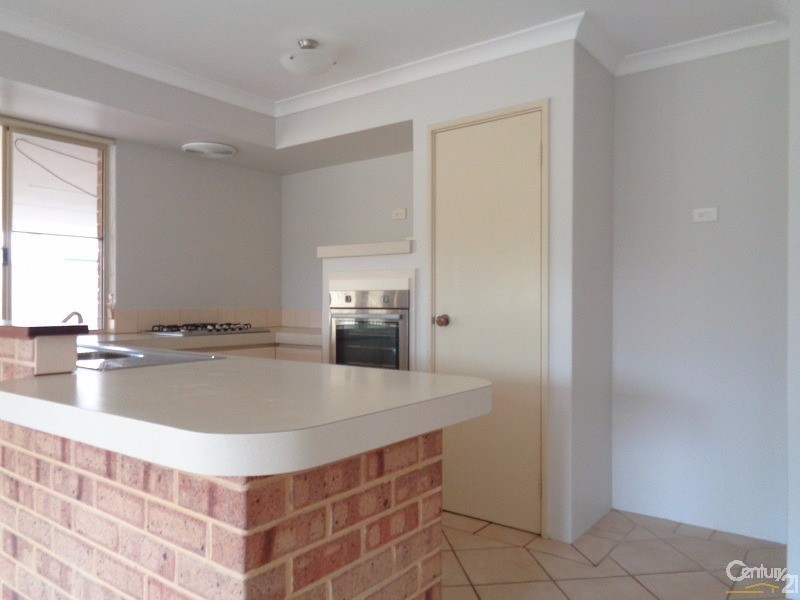 100 The Avenue, Warnbro WA 6169