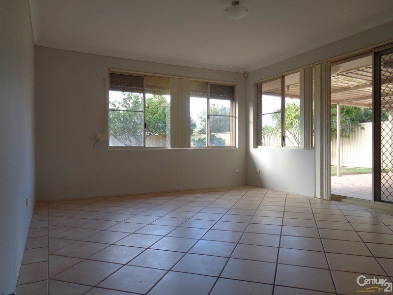 100 The Avenue, Warnbro WA 6169