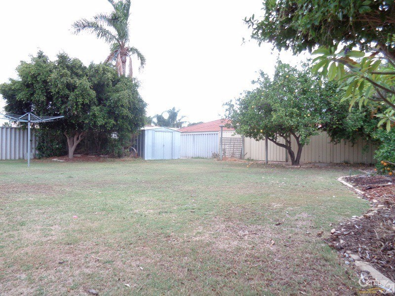 100 The Avenue, Warnbro WA 6169