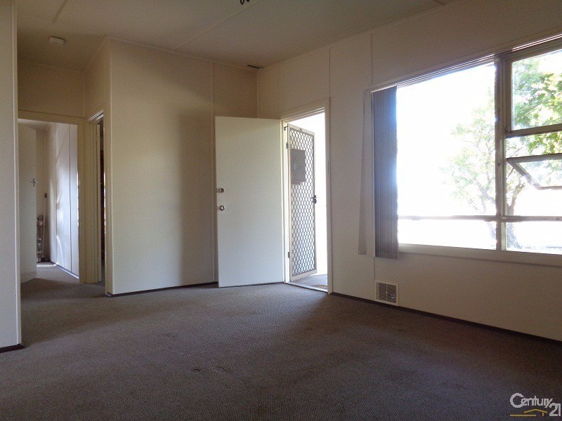 4 Mangles Street, Warnbro WA 6169