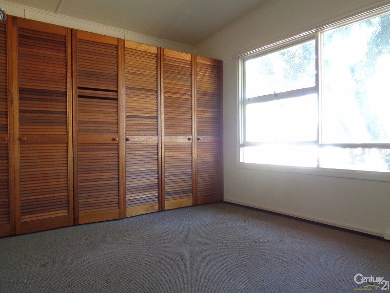 4 Mangles Street, Warnbro WA 6169