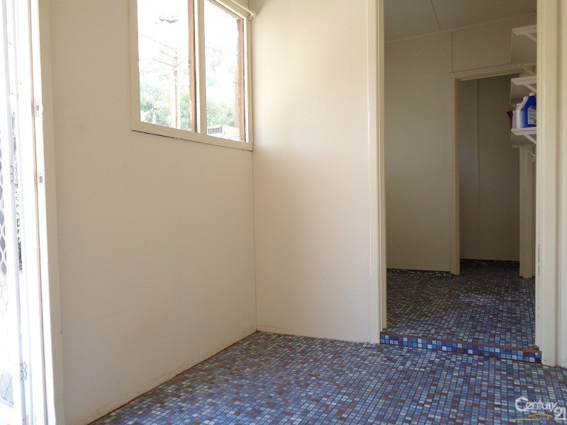 4 Mangles Street, Warnbro WA 6169