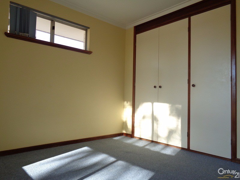102A Gloucester Crescent, Shoalwater WA 6169
