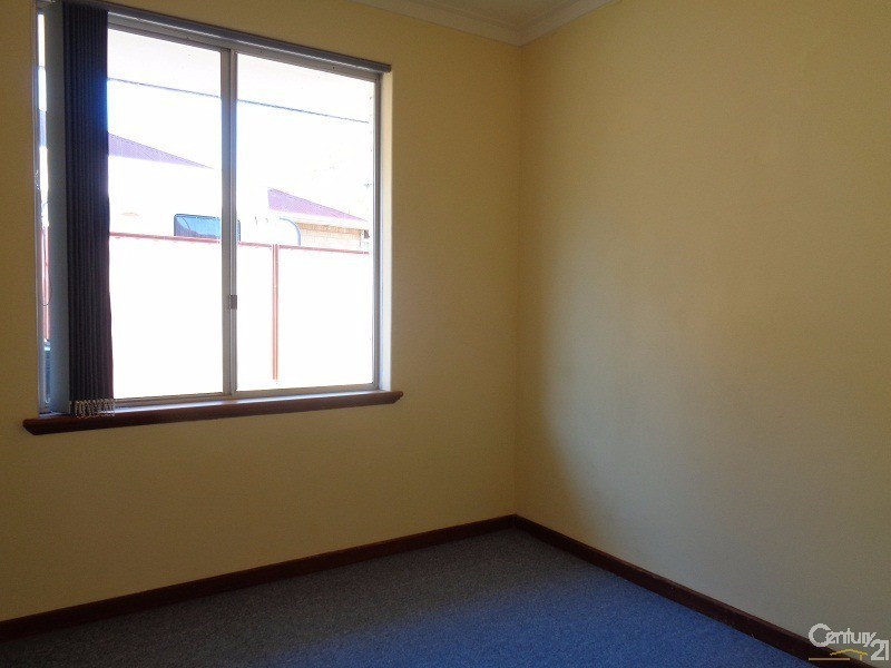 102A Gloucester Crescent, Shoalwater WA 6169