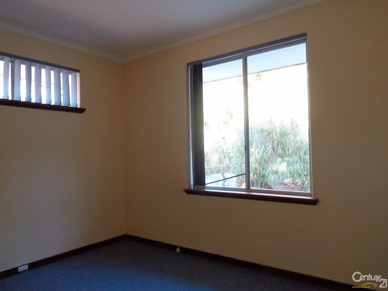 102A Gloucester Crescent, Shoalwater WA 6169
