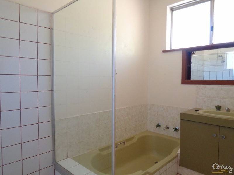 102A Gloucester Crescent, Shoalwater WA 6169