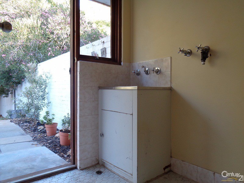 102A Gloucester Crescent, Shoalwater WA 6169