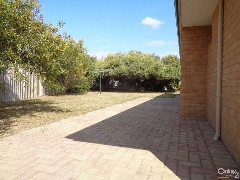 2 Neptune Place, Waikiki WA 6169