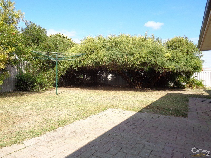 2 Neptune Place, Waikiki WA 6169