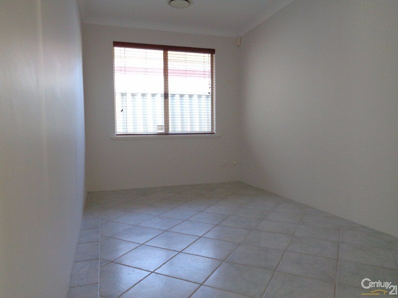 6  Vickery Street, Rockingham WA 6168