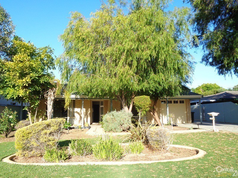 6  Vickery Street, Rockingham WA 6168