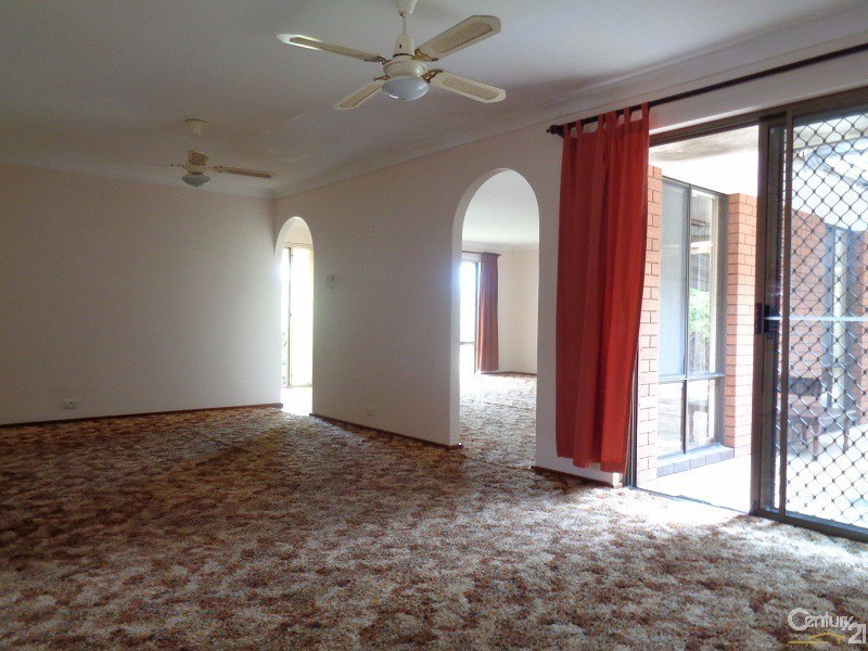 27 Seabrooke Avenue, Rockingham WA 6168