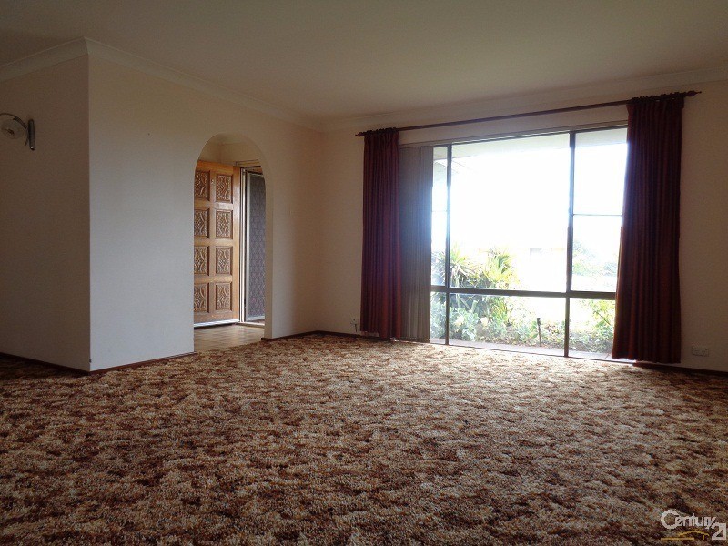 27 Seabrooke Avenue, Rockingham WA 6168