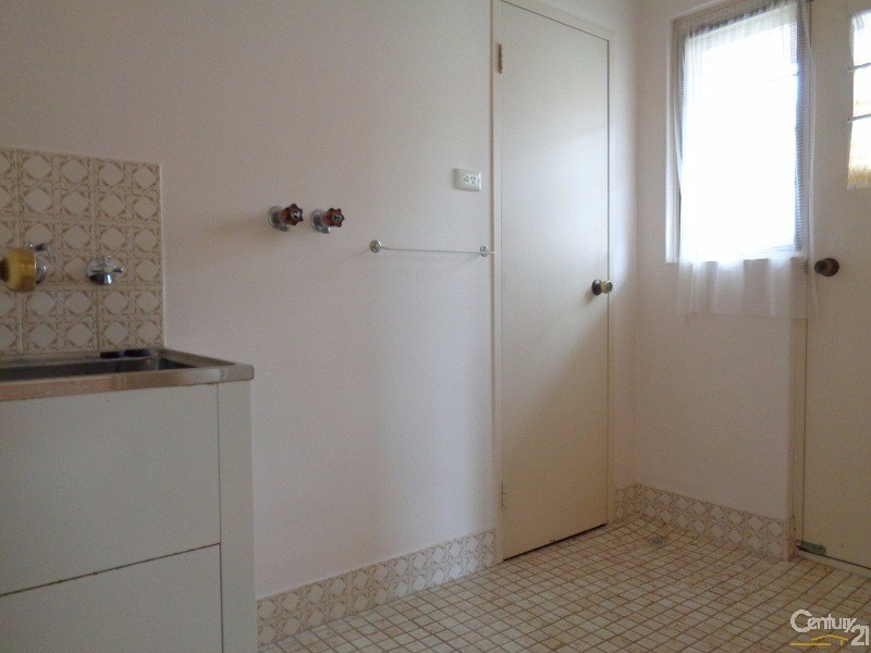 27 Seabrooke Avenue, Rockingham WA 6168