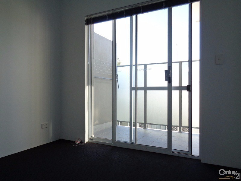 6/11 Vaux Street, Rockingham WA 6168