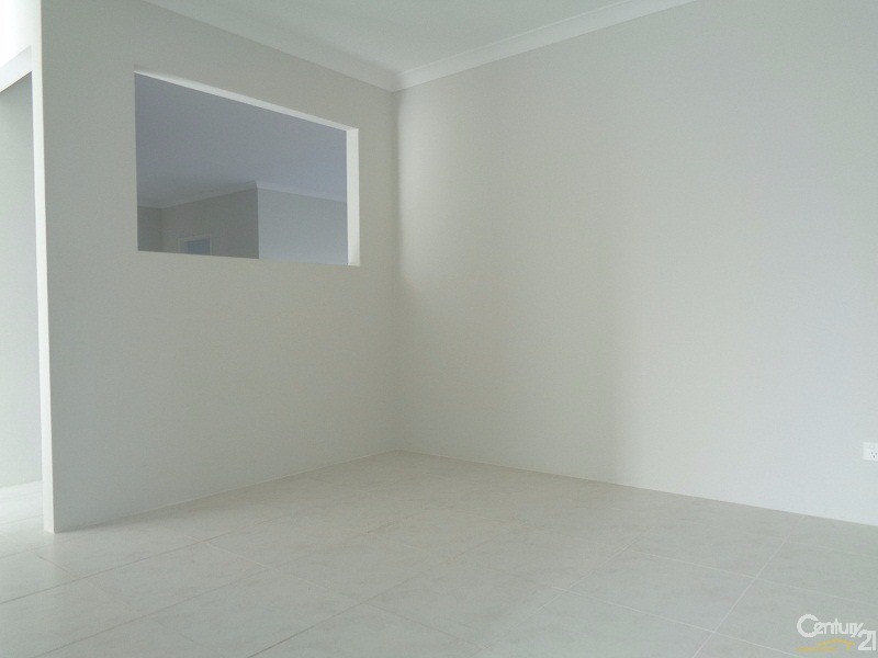 63 Bottlenose Circuit, Waikiki WA 6169