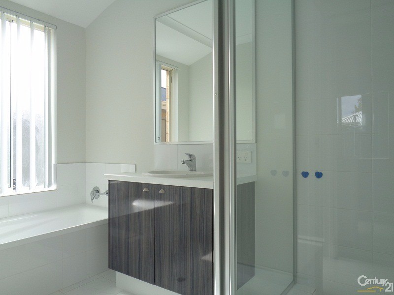 63 Bottlenose Circuit, Waikiki WA 6169