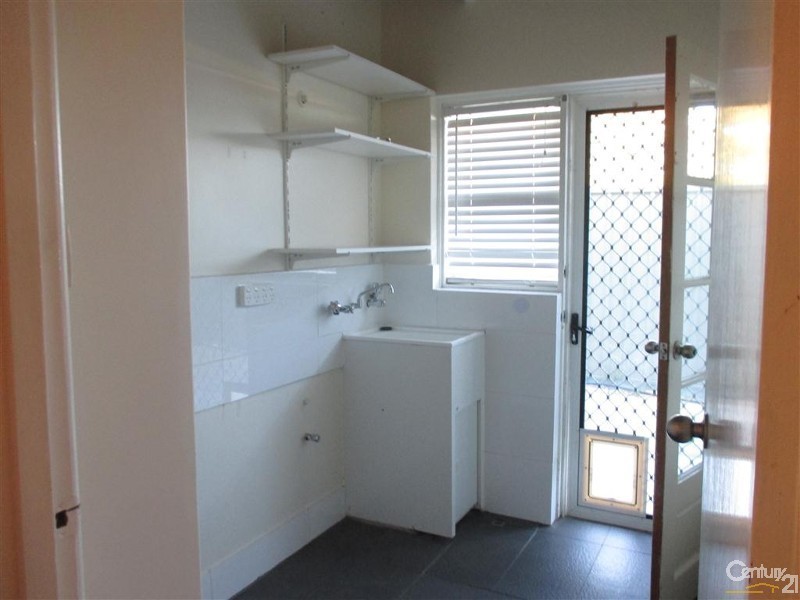 18B  Grove Street, Shoalwater WA 6169