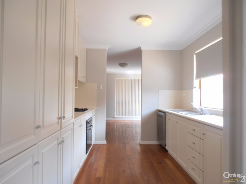 16 Ernest Street, Safety Bay WA 6169