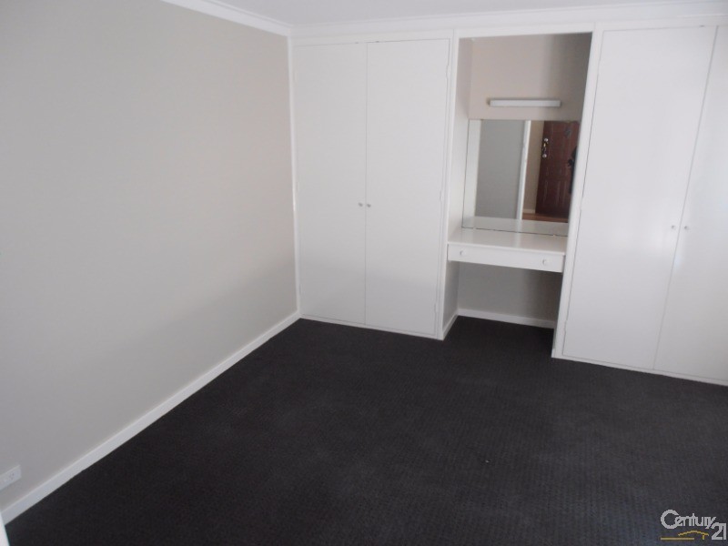 16 Ernest Street, Safety Bay WA 6169