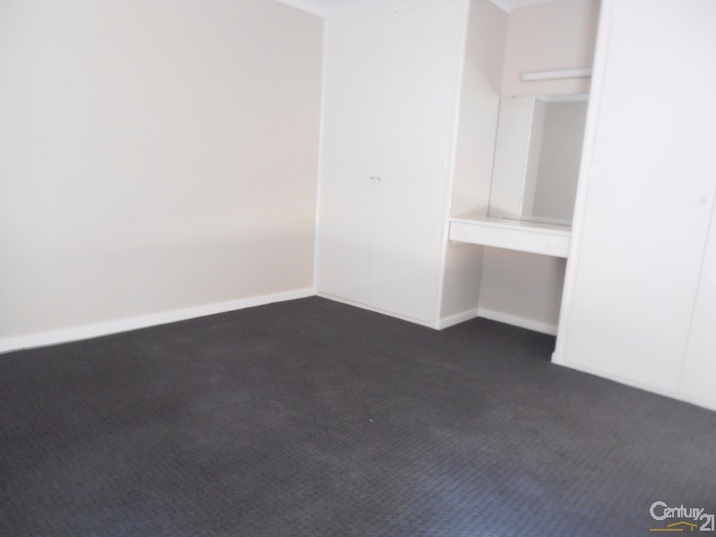 16 Ernest Street, Safety Bay WA 6169