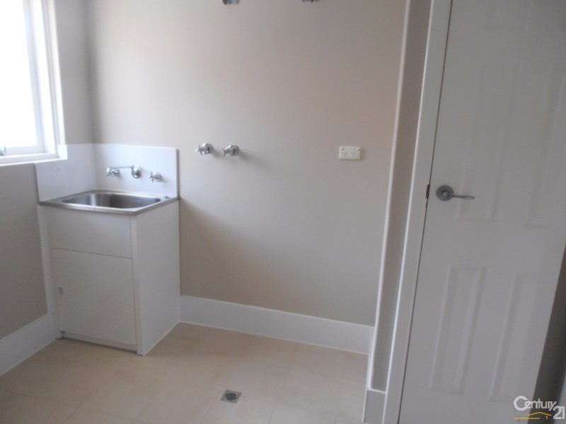 16 Ernest Street, Safety Bay WA 6169