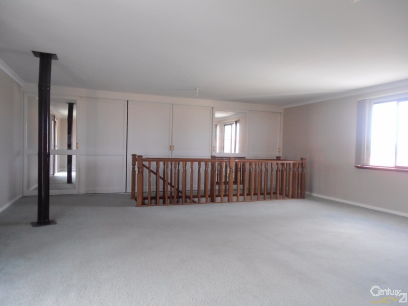 16 Ernest Street, Safety Bay WA 6169