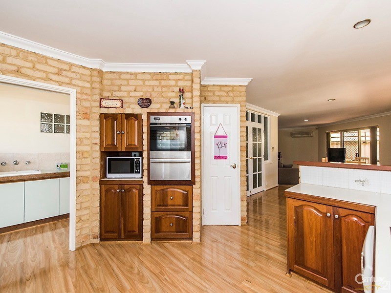 22 Mirror Cove, Waikiki WA 6169