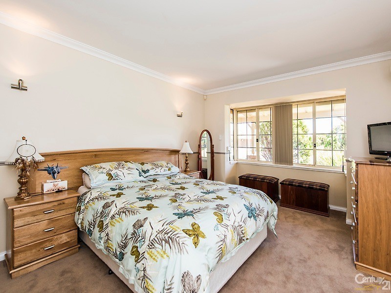 22 Mirror Cove, Waikiki WA 6169