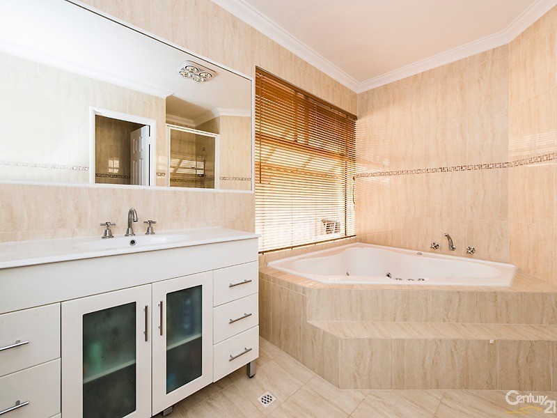 22 Mirror Cove, Waikiki WA 6169