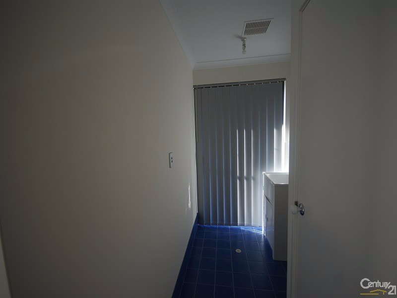 4 Highbridge Way, Leda WA 6170