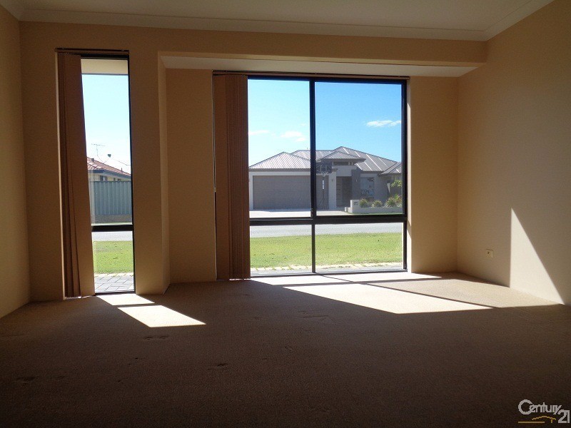 19 Brussels Circuit, Port Kennedy WA 6172