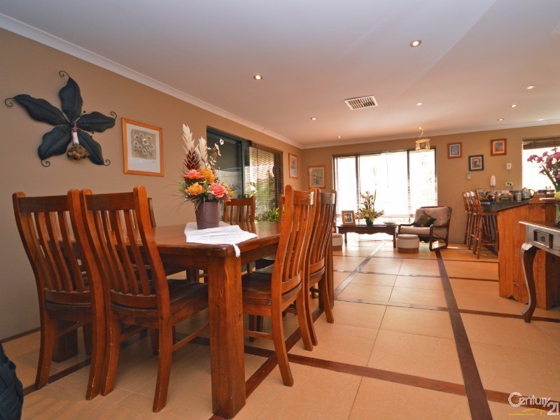 43 Stokesay Street, Orelia WA 6167