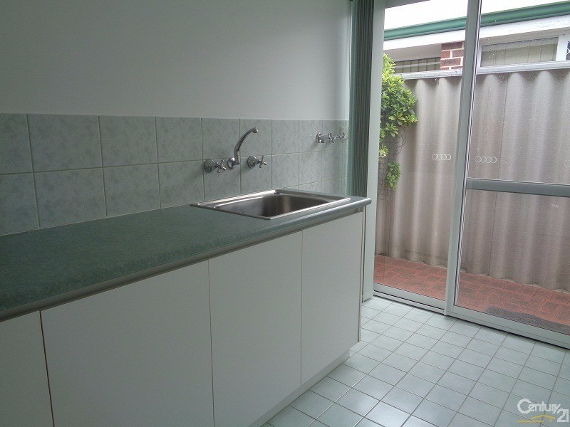 4/112 Parkin Street, Rockingham WA 6168