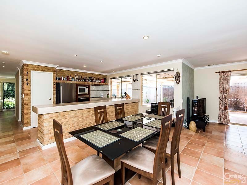 11 Torcross Street, Warnbro WA 6169