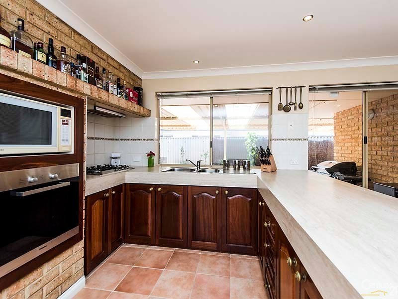 11 Torcross Street, Warnbro WA 6169