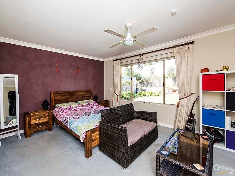 11 Torcross Street, Warnbro WA 6169