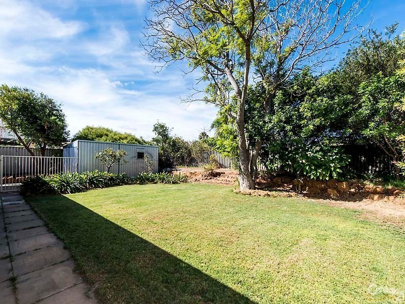 11 Torcross Street, Warnbro WA 6169