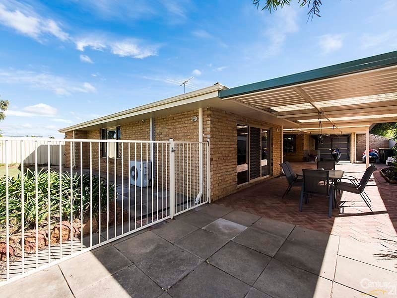 11 Torcross Street, Warnbro WA 6169