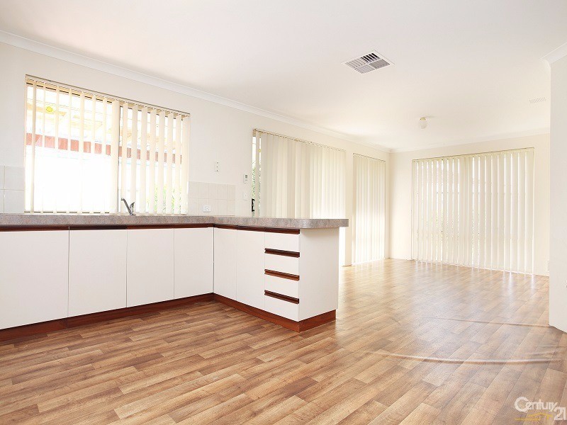 17 St Ettiene Gardens, Port Kennedy WA 6172