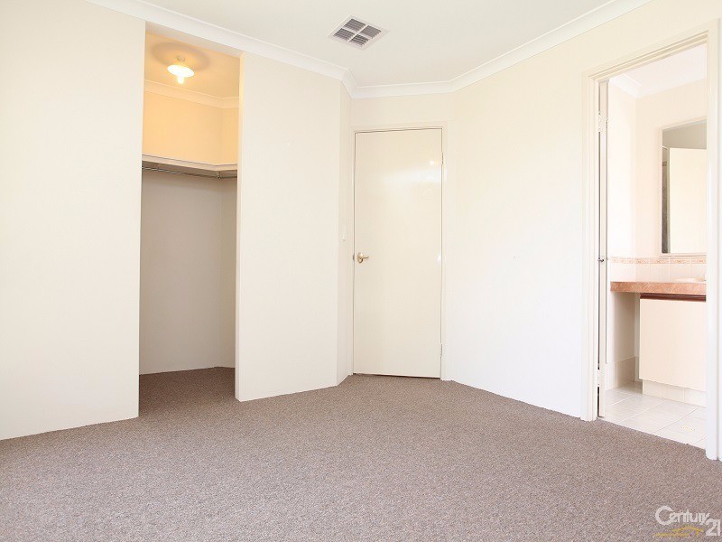 17 St Ettiene Gardens, Port Kennedy WA 6172