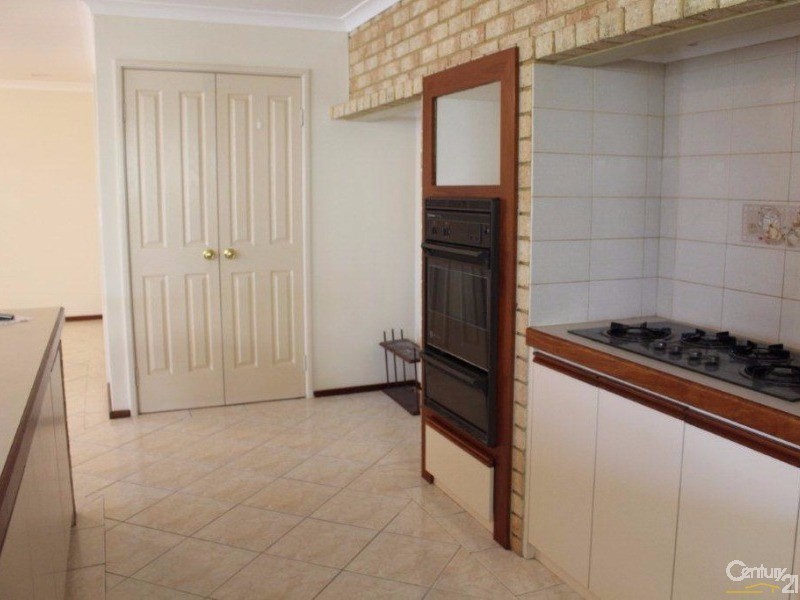 65 Triton Avenue, Waikiki WA 6169