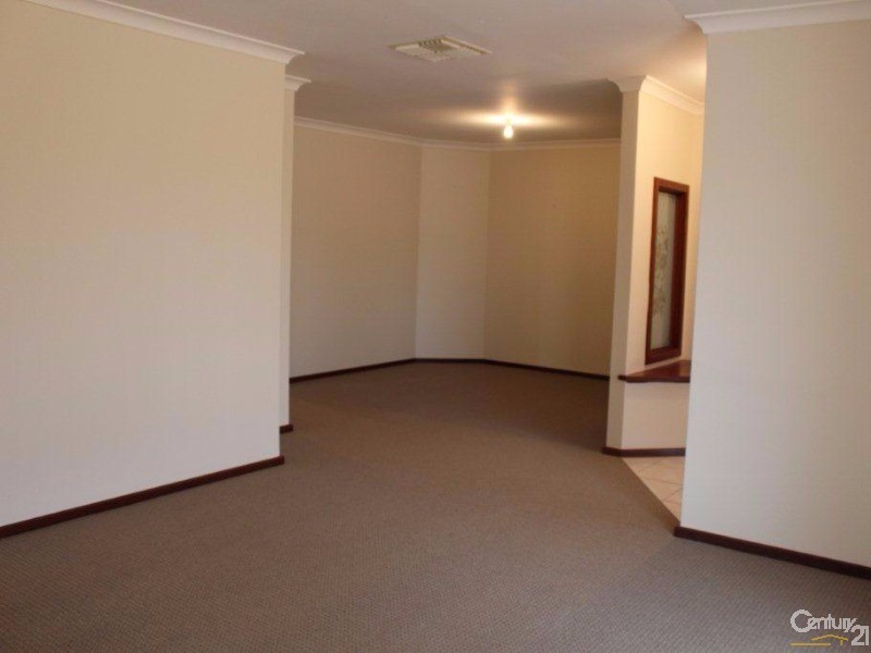 65 Triton Avenue, Waikiki WA 6169
