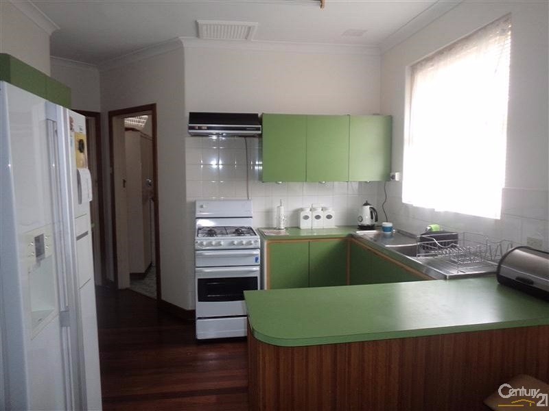 16 Houston Street, Rockingham WA 6168