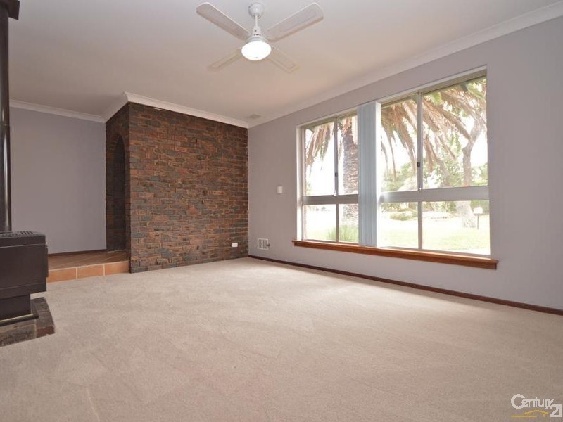 2 Nevis Place, Safety Bay WA 6169