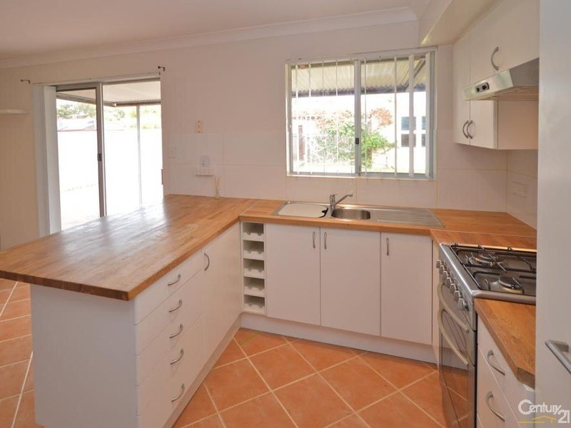 2 Nevis Place, Safety Bay WA 6169