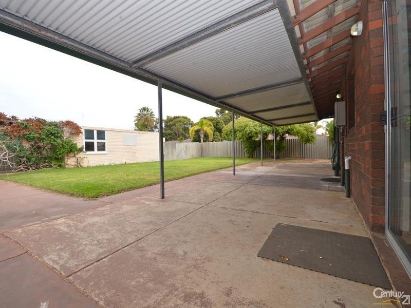 2 Nevis Place, Safety Bay WA 6169